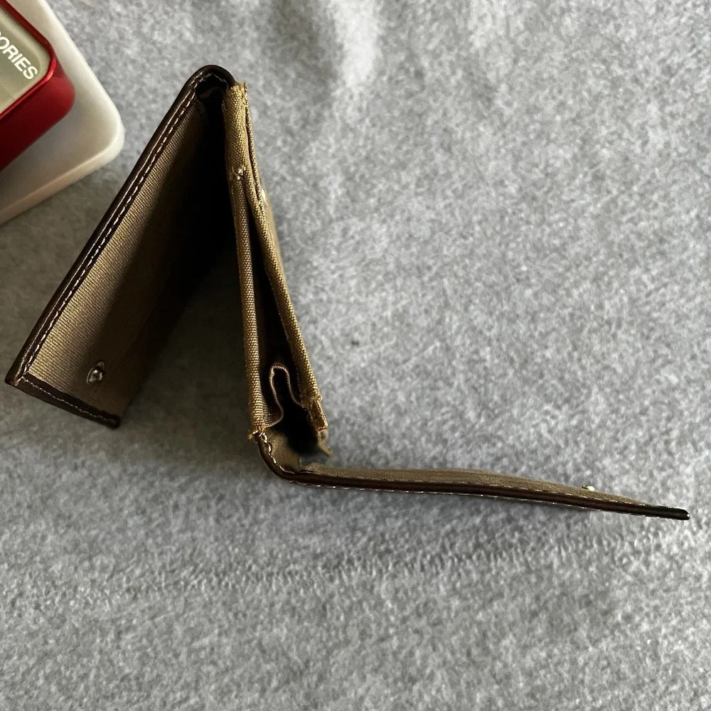 Levi's Brown Leather Trifold Wallet‎ Levi's Men's New Soft Leather 31LV2005 Gift